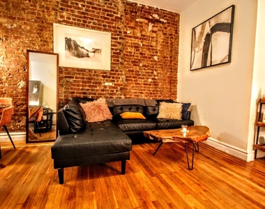 513 East 82nd Street, New York, Ny 10028 - Photo Thumbnail 2