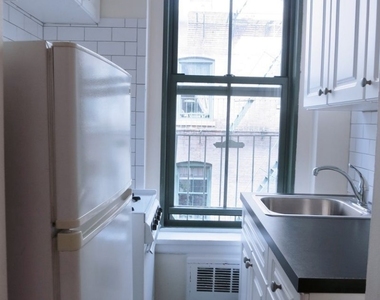 Charming UES studio with separate kitchen, dining, and living space! - Photo Thumbnail 3