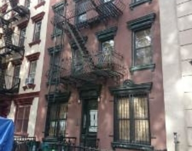 329 East 10th Street - Photo Thumbnail 5