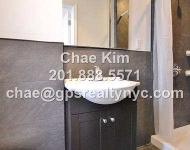 216 East 36th Street - Photo Thumbnail 4