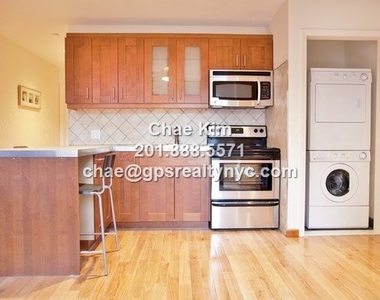 138 East 31st Street - Photo Thumbnail 2