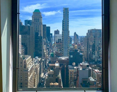 100 West 39th Street - Photo Thumbnail 3