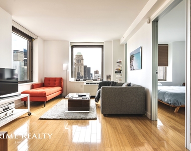 100 West 39th Street - Photo Thumbnail 0