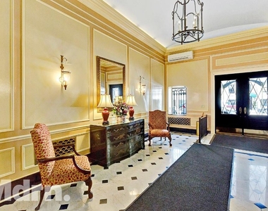 East 72nd Street - Photo Thumbnail 16