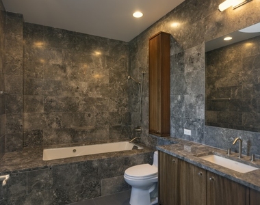 East 59th Street - Photo Thumbnail 2