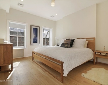 149 Bergen St - Photo Thumbnail 8