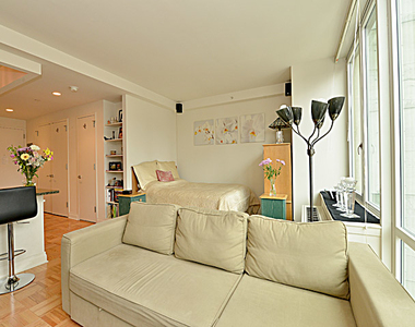 1510 Lexington Avenue - Photo Thumbnail 0