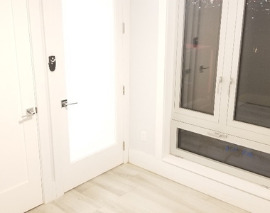 371 Stockholm St-$600 Gift Card !-Stunning Manhattan Views ! - Photo Thumbnail 6