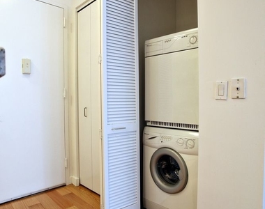 37 Wall Street, Apt. 14M - Photo Thumbnail 1