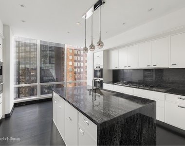 157 West 57th St - Photo Thumbnail 5