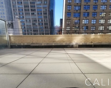 333 East 46th Street - Photo Thumbnail 1