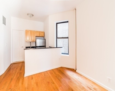 174 Thompson St - Photo Thumbnail 3