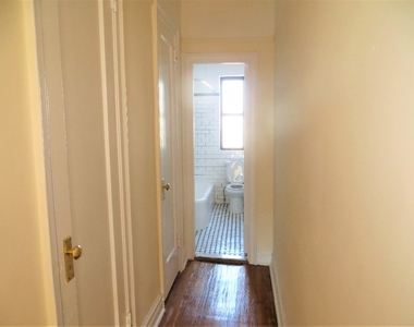 2084 Bronx Park East - Photo Thumbnail 7