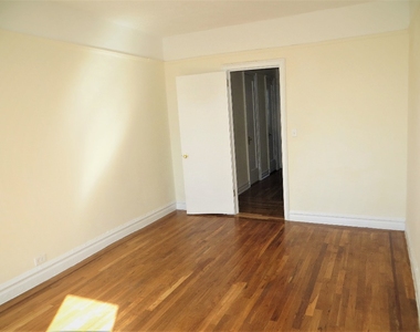 2084 Bronx Park East - Photo Thumbnail 2