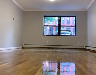 545 Hancock St #1 - Photo Thumbnail 8