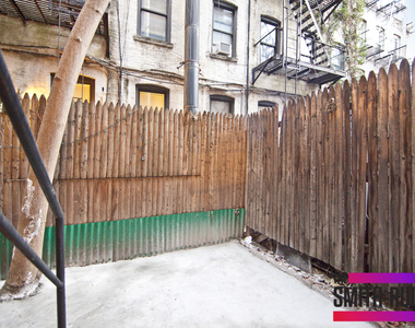 412 W 49th St - Photo Thumbnail 5