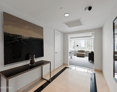 160 Central Park South - Photo Thumbnail 1