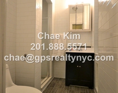 426 East 58th Street - Photo Thumbnail 6