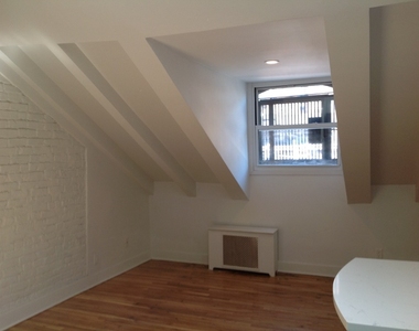 410 West 22nd Street - Photo Thumbnail 1