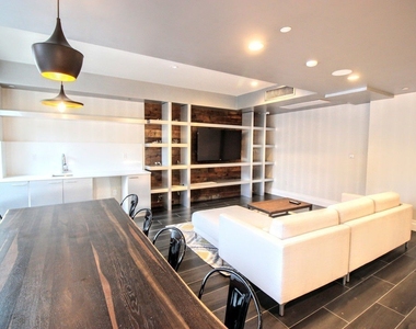 422 Lexington Avenue - Photo Thumbnail 12