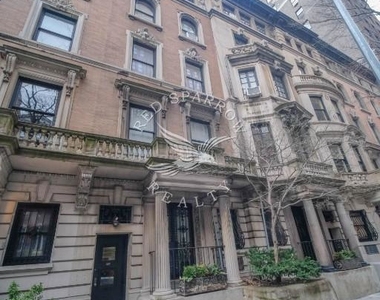 East 74th Street - Photo Thumbnail 17