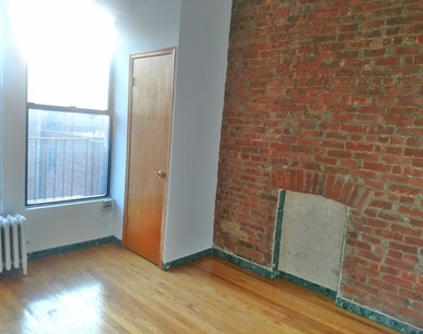 1264 Lexington Ave - Photo Thumbnail 2