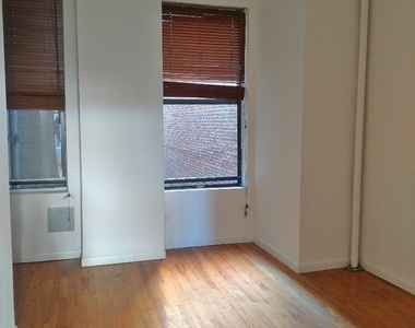 1264 Lexington Avenue - Photo Thumbnail 2