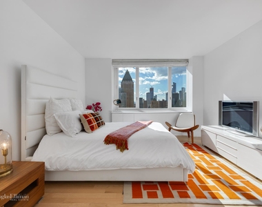 322 West 57th St - Photo Thumbnail 6