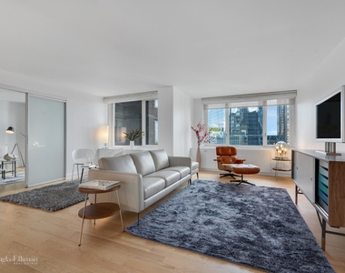 322 West 57th St - Photo Thumbnail 2