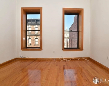 154 Mott Street - Photo Thumbnail 3