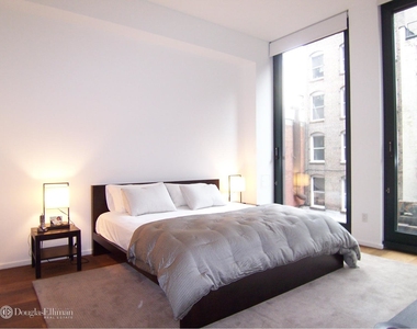 40 Bond St - Photo Thumbnail 2