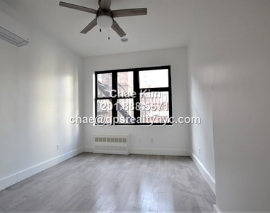 218 East 36th Street - Photo Thumbnail 2