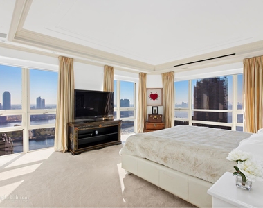 415 East 54th St - Photo Thumbnail 6