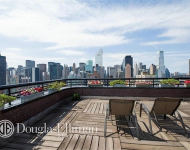 415 East 54th St - Photo Thumbnail 16