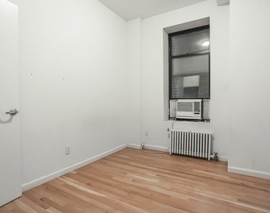 1295 Lexington Avenue - Photo Thumbnail 7