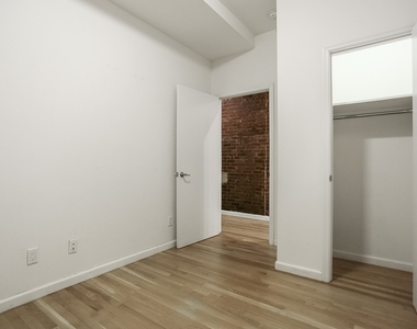 1295 Lexington Avenue - Photo Thumbnail 8