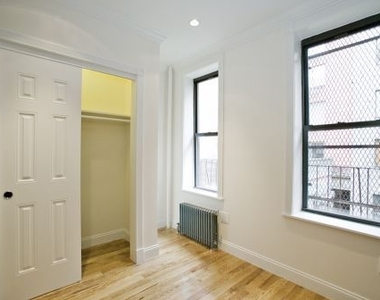 309 Mott St - Photo Thumbnail 5