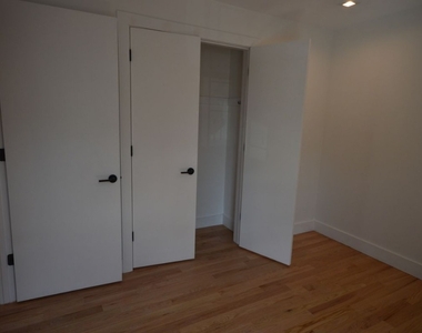 1020 Manhattan Avenue - Photo Thumbnail 6