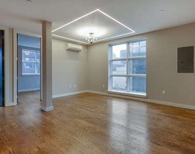 133 Leonard Street - Photo Thumbnail 2