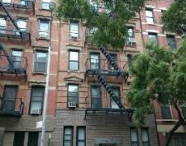 West 16th Street - Photo Thumbnail 0