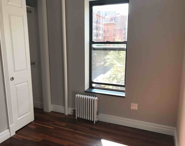 1590 Lexington avenue - Photo Thumbnail 6