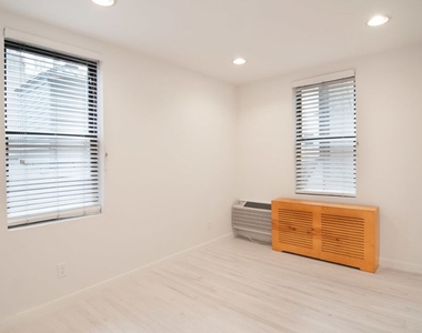 150 West 58th Street, Apt. 11C - Photo Thumbnail 4