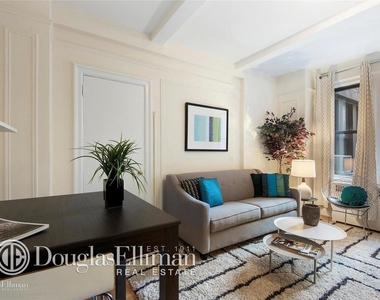 157 East 72nd St - Photo Thumbnail 0