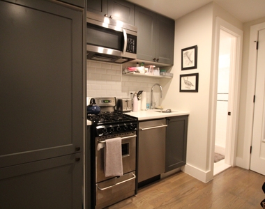 51 Irving Pl - Photo Thumbnail 3