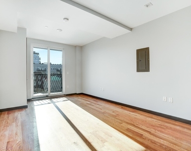 268 Metropolitan Avenue - Photo Thumbnail 0