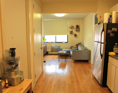 924 Metropolitan Ave - Photo Thumbnail 2