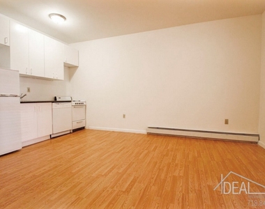 1260 Broadway - Photo Thumbnail 2