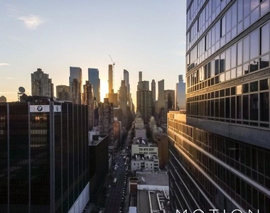 West 57th Street - Photo Thumbnail 5