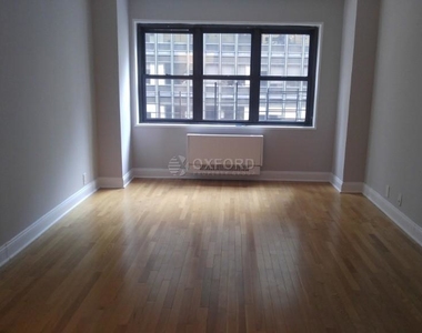 301 East 47th Street - Photo Thumbnail 5