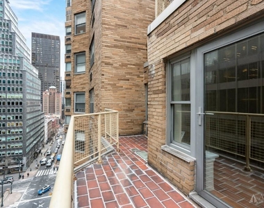 80 Park Ave - Photo Thumbnail 2